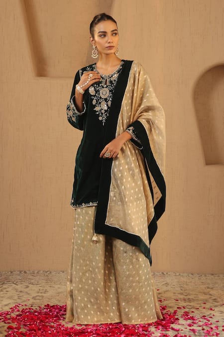 Nero India Crushed Tissue Dobby Zari Tassel Dupatta 