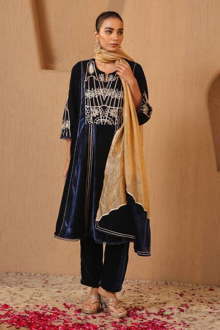 Nero India Crush Tissue Gota Scallop Dupatta 