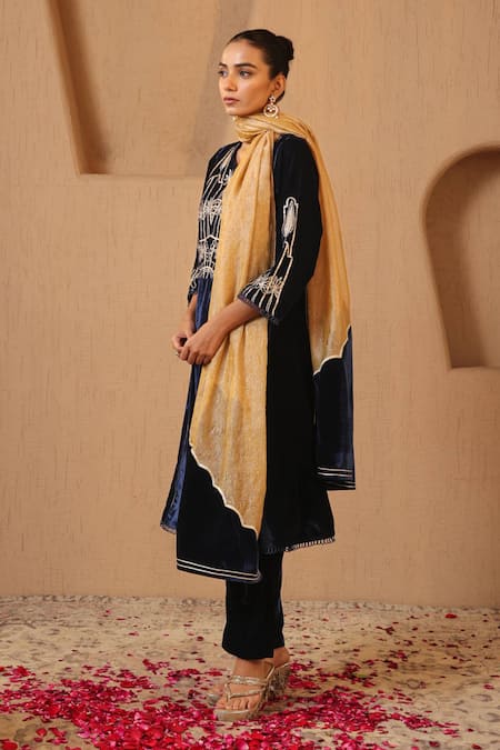 Shop_Nero India_Gold Tissue Gota Patti Crush Scallop Dupatta _Online_at_Aza_Fashions