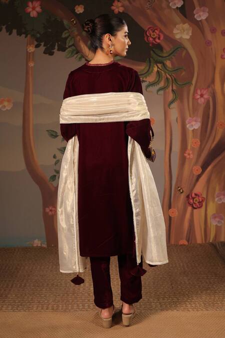 Nero India Organza Chanderi Stripe Dupatta With Beaded Edging 