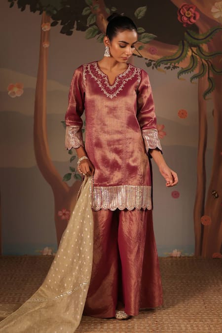 Nero India_Gold Tissue Gota Patti Crush Dobby Work Dupatta _Online_at_Aza_Fashions