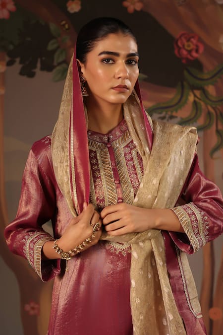 Buy_Nero India_Gold Zari Crush Tissue Dobby Dupatta _Online_at_Aza_Fashions