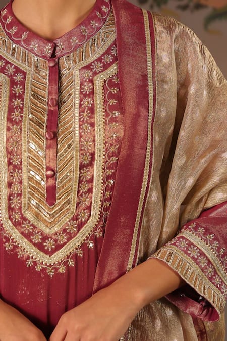 Shop_Nero India_Gold Zari Crush Tissue Dobby Dupatta _Online_at_Aza_Fashions