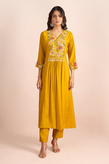 Buy_Samyukta Singhania_Yellow Embroidery V-neck Yoke Front Gathered Kurta Set _Online_at_Aza_Fashions