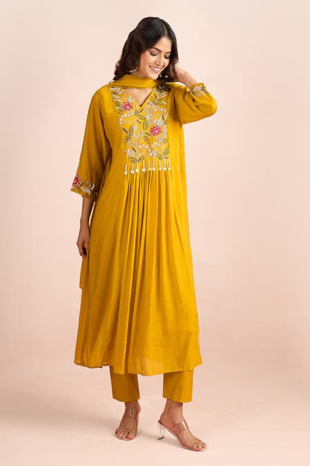 Shop_Samyukta Singhania_Yellow Embroidery V-neck Yoke Front Gathered Kurta Set _Online_at_Aza_Fashions