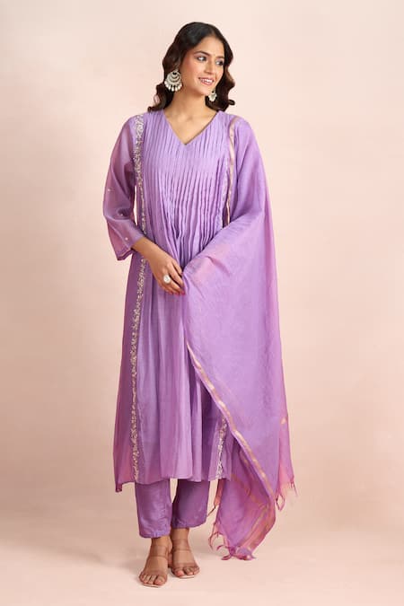 Samyukta Singhania_Purple Sequins, Embroidery, Tassels V-neck Front Pleated Mul Kurta Set _at_Aza_Fashions
