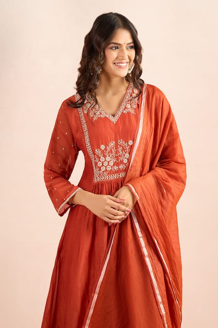 Buy_Samyukta Singhania_Orange Embroidery, Sequins, Zari V-neck Yoke Front Gathered Kurta Set _Online_at_Aza_Fashions