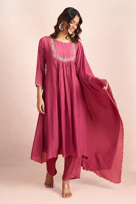 Samyukta Singhania Magenta Embroidery Round Neck Floral Work Yoke Kurta Set Online at Aza Fashions Samyukta Singhania_Magenta Embroidery Round Neck Floral Work Yoke Kurta Set _Online_at_Aza_Fashions