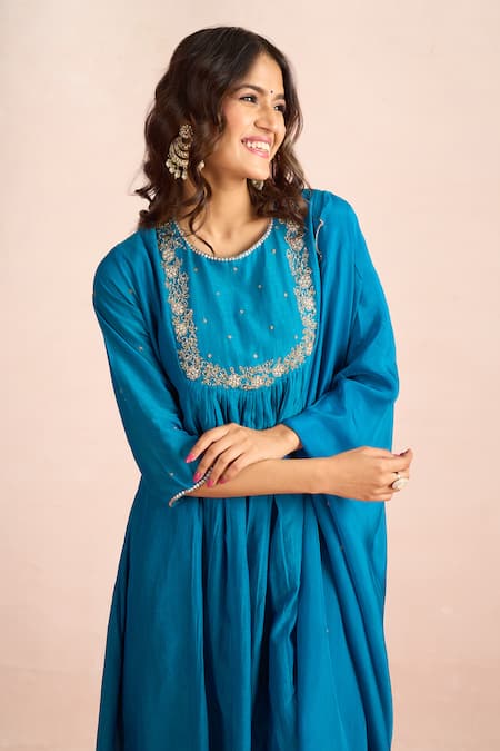 Samyukta Singhania_Blue Embroidery, Sequins, Stones Round Neck Floral Yoke Kurta Set _Online_at_Aza_Fashions