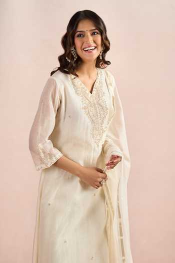 Buy_Samyukta Singhania_Ivory Embroidery, Mirrors, Stones, Beads, Gota Patti V-neck Floral Kurta Set _Online_at_Aza_Fashions