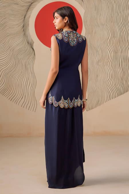 Rishi And Soujit Paisley Thread Embroidered Jacket Bustier & Skirt 