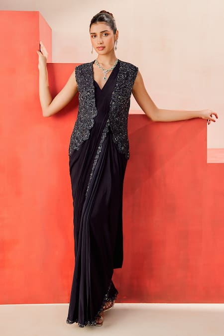 Rishi And Soujit Hand Embroidered Pre-Draped Saree Set 