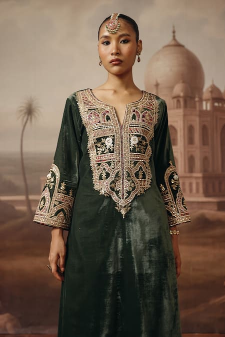 Buy_Sabe_Green Velvet Zari, Pearls, Sequins, Embroidery Split Afsana Kurta And Pant Set _Online_at_Aza_Fashions