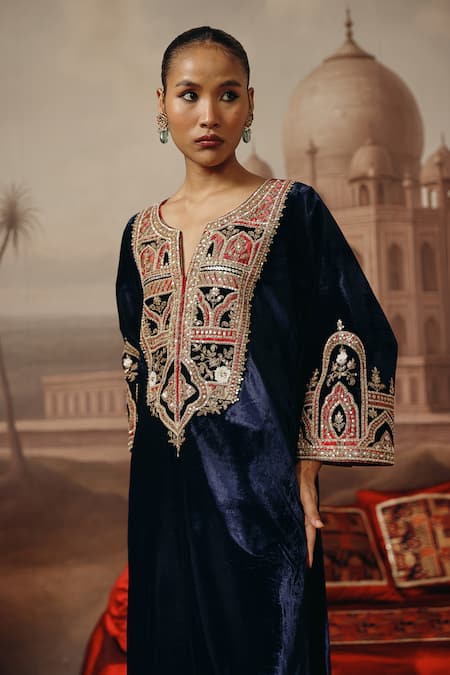 Buy_Sabe_Navy Velvet Zari, Pearls, Sequins, Embroidery V-neck Mehwar Kurta _Online_at_Aza_Fashions