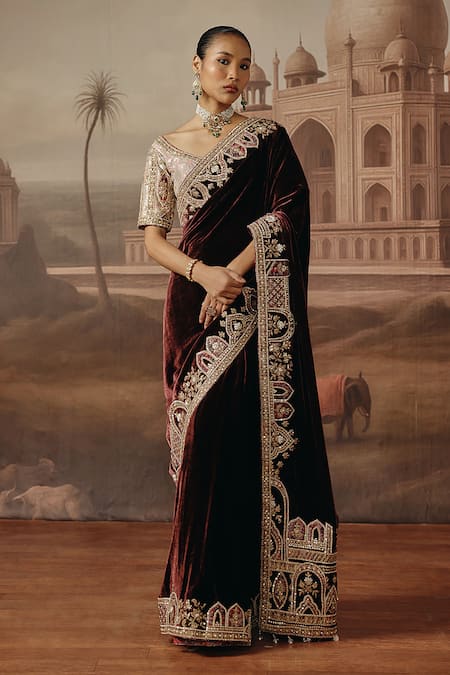 Sabe Samaara Embroidered Saree With Blouse 