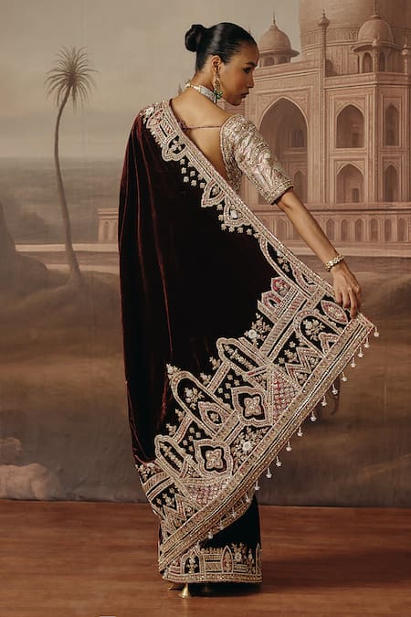 Sabe Samaara Embroidered Saree With Blouse 