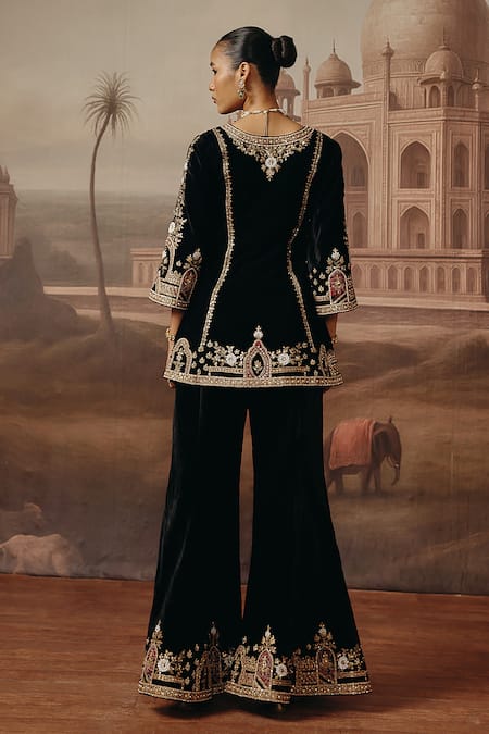 Sabe Sahar Velvet Kurta & Bell Bottom Pant Set 