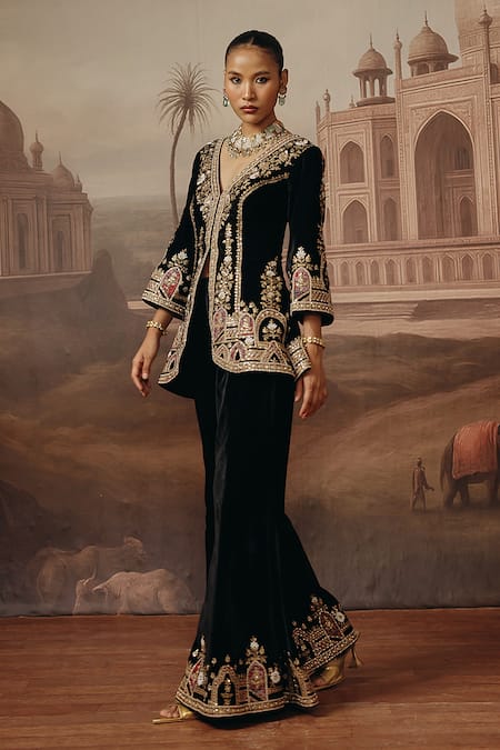 Sabe_Black Velvet Embroidery, Applique, Metallic Sahar Kurta And Bell Bottom Pant Set _Online_at_Aza_Fashions