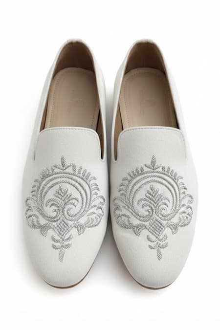 SCHON ZAPATO Embroidered Motif Loafers 