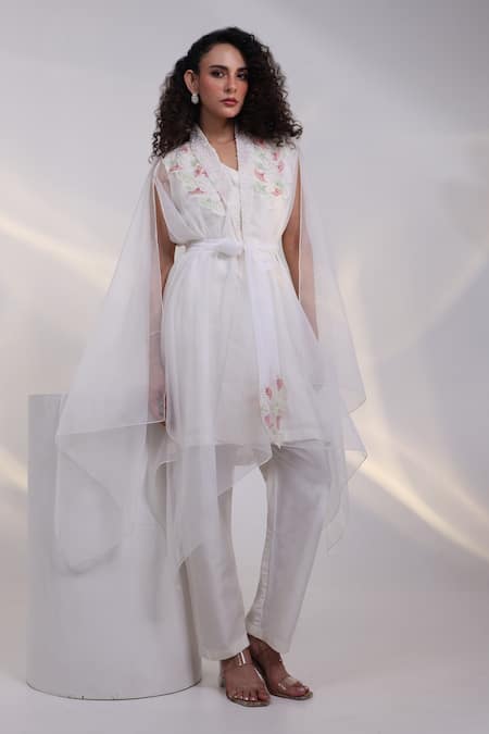 Smriti By Anju Agarwal Floral Nyra Applique Cape Kurta Set 