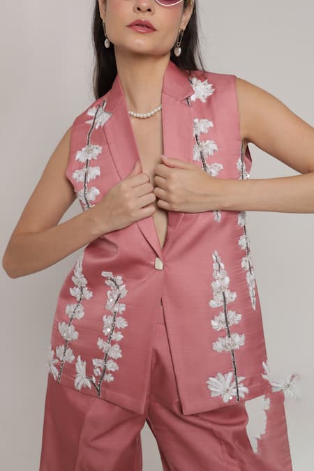 Buy_Shagufta_Peach Silk Beads, Embroidery V-neck Beaded Floral Jacket Pant Set _Online_at_Aza_Fashions