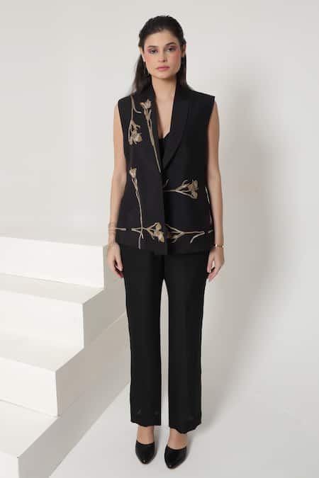 Shagufta Sleeveless Floral Embroidered Jacket Pant Set 