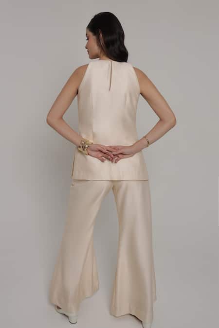 Shagufta Seashell Embroidered Top & Pant Set 