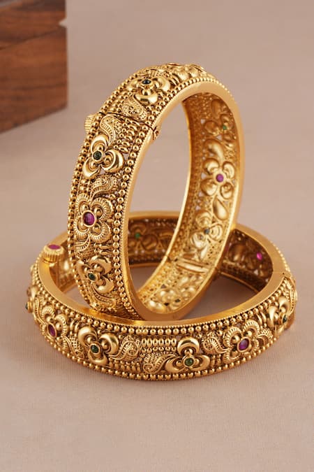 Smars Jewelry Antique Floral Carved Pair of Bangles 