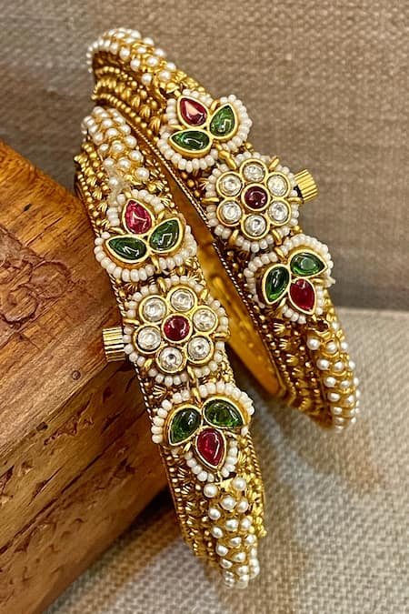 Saga Jewels Textured Pair of Temple Bangles 