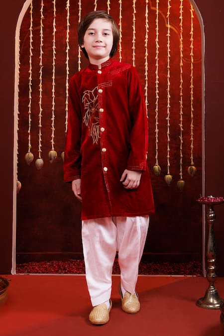 Hoity Moppet Khushrang Lion Embroidered Velvet Kurta Set 