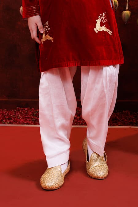 Hoity Moppet_Red Velvet Embroidery Reinred Kurta Set _Online_at_Aza_Fashions