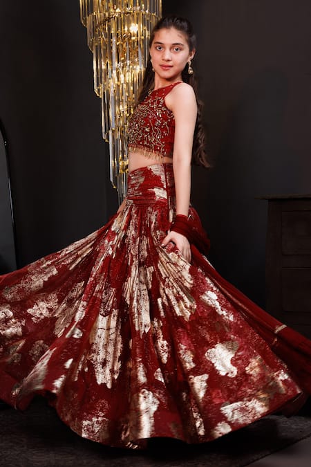 Buy Hoity Moppet Red Organza, Tulle Foil Printing, Scarletts Soiree Flower Motif Lehenga Set Online at Aza Fashions Buy_Hoity Moppet_Red Organza, Tulle Foil Printing, Scarletts Soiree Flower Motif Lehenga Set _Online_at_Aza_Fashions