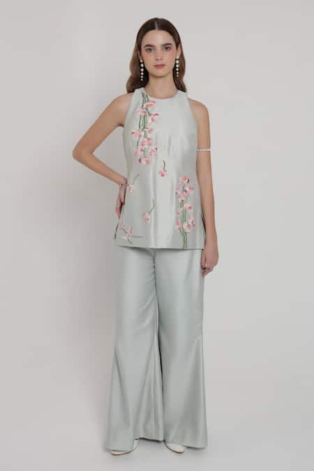 Shagufta Floral Hand Thread Embroidered Top & Pant Set 