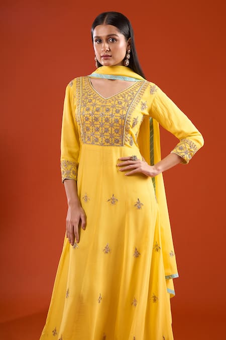 Samyukta Singhania_Yellow Georgette Embroidery, Zari, Sequins V-neck Hand Anarklai With Dupatta _Online_at_Aza_Fashions