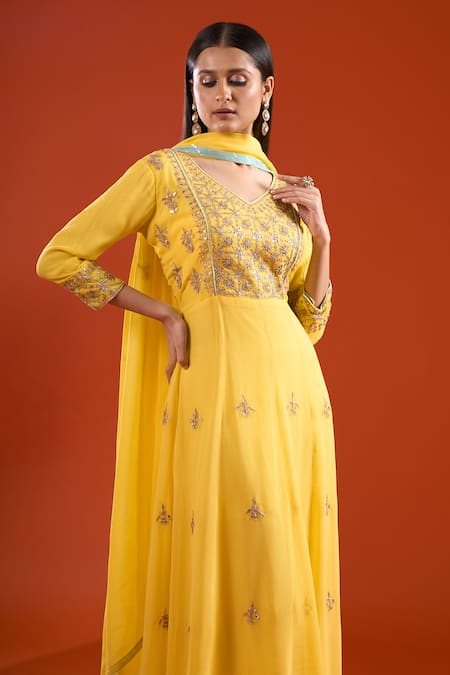 Samyukta Singhania_Yellow Georgette Embroidery, Zari, Sequins V-neck Hand Anarklai With Dupatta _at_Aza_Fashions