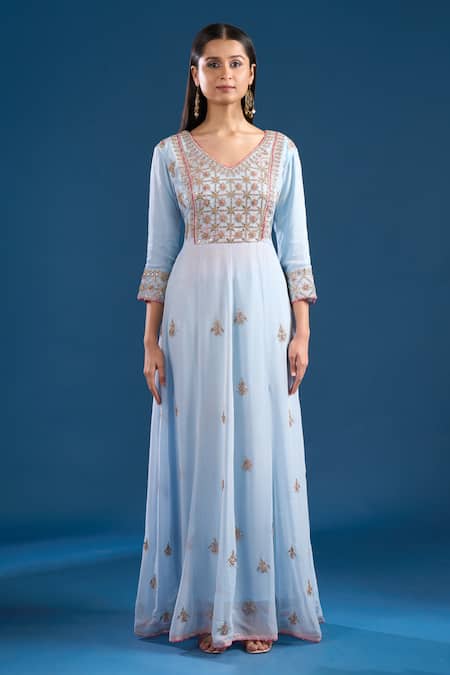 Samyukta Singhania_Purple Georgette Zari, Embroidery V-neck Zardozi Hand Anarklai With Dupatta _Online_at_Aza_Fashions