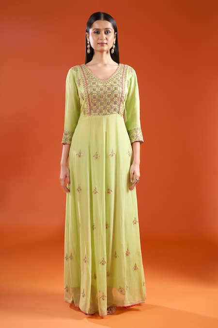 Samyukta Singhania_Green Georgette Embroidery, Zari V-neck Hand Anarklai With Dupatta _Online_at_Aza_Fashions