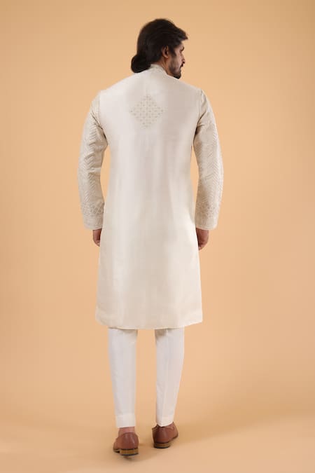 Millionaire Thread Embroidered Sherwani Set 