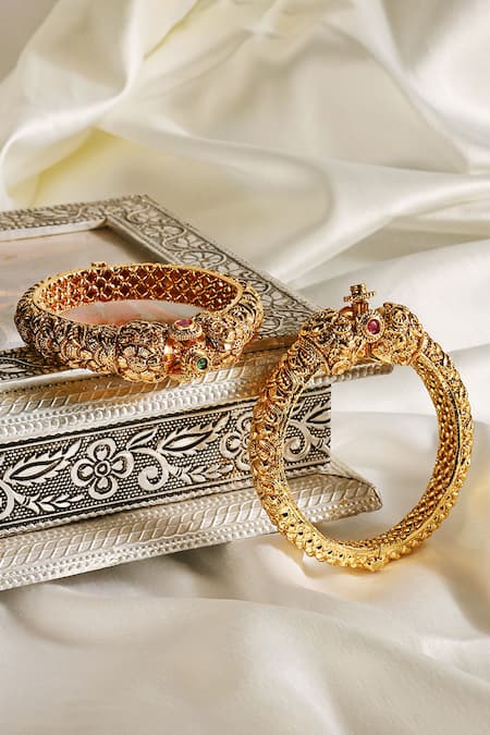 Prestones Carved Head Nakshi Work Temple Kada Bangles 