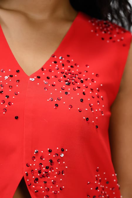 Shop_The Dramebaaz CO_Red Georgette Sequins, Beads V-neck Ruby Embroidered Top And Pant Set 