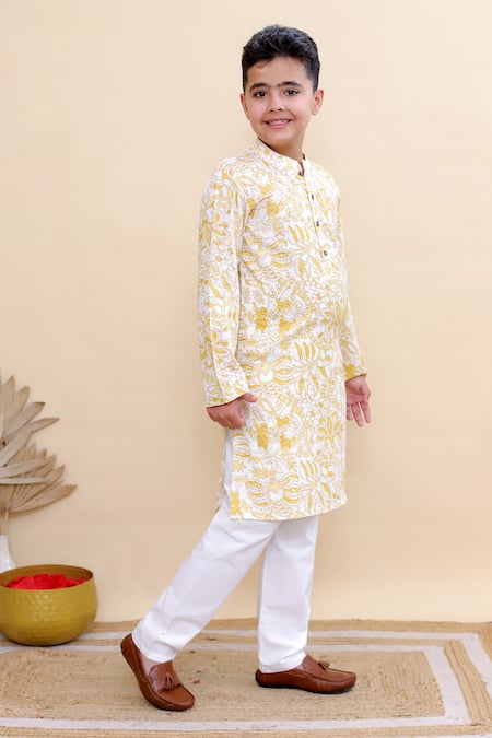 Kalp_White Cotton Lemon Leaf Print Kurta Set _Online_at_Aza_Fashions