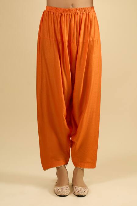 Sheetal Batra_Orange Embroidery V-neck Gathered Kurta Set _Online_at_Aza_Fashions