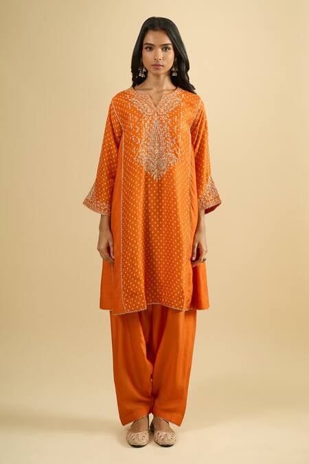Buy_Sheetal Batra_Orange Embroidery V-neck Gathered Kurta Set _Online_at_Aza_Fashions