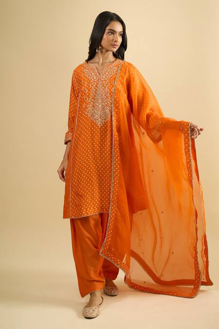 Sheetal Batra_Orange Embroidery V-neck Gathered Kurta Set _at_Aza_Fashions