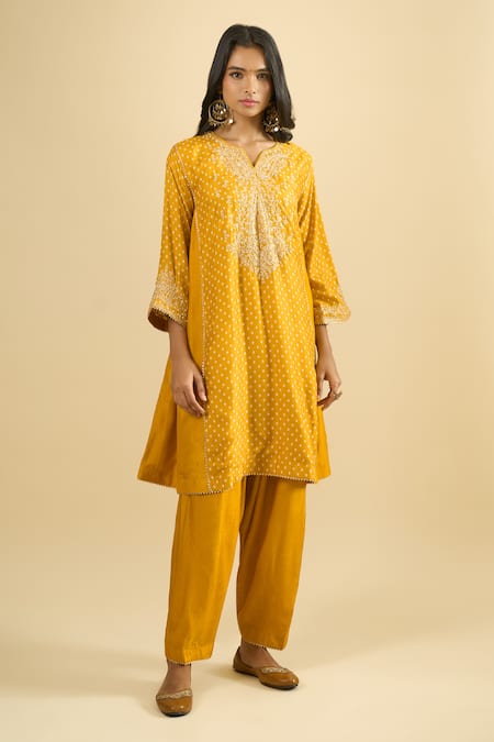 Sheetal Batra_Yellow Embroidery Split V-neck Gathered Kurta And Salwar Set _at_Aza_Fashions