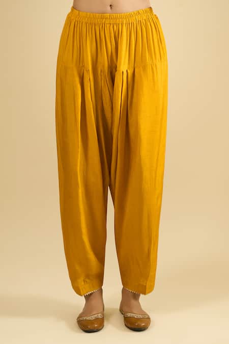 Sheetal Batra_Yellow Embroidery Split V-neck Gathered Kurta Set _Online_at_Aza_Fashions