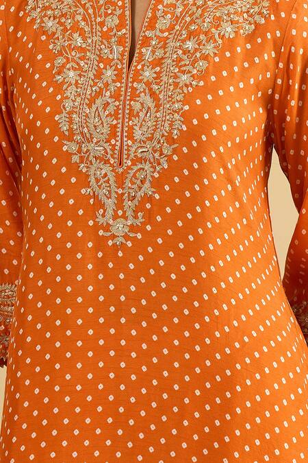 Buy_Sheetal Batra_Orange Embroidery Split V-neck Neckline Kurta And Salwar Set 