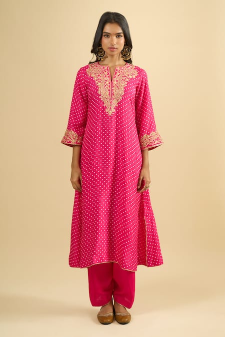 Sheetal Batra_Pink Embroidery, Zari Split V-neck Kurta Set _Online_at_Aza_Fashions