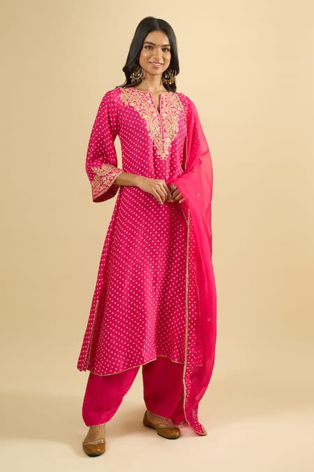 Shop_Sheetal Batra_Pink Embroidery, Zari Split V-neck Kurta Set _Online_at_Aza_Fashions