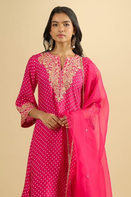 Sheetal Batra_Pink Embroidery, Zari Split V-neck Kurta Set _at_Aza_Fashions